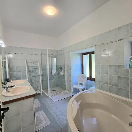Maison De Charme En Dordogne Avec Cheminee Et Jardin Clos - Fr-1-616-159