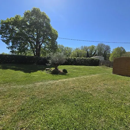 Maison De Charme En Dordogne Avec Cheminee Et Jardin Clos - Fr-1-616-159 *